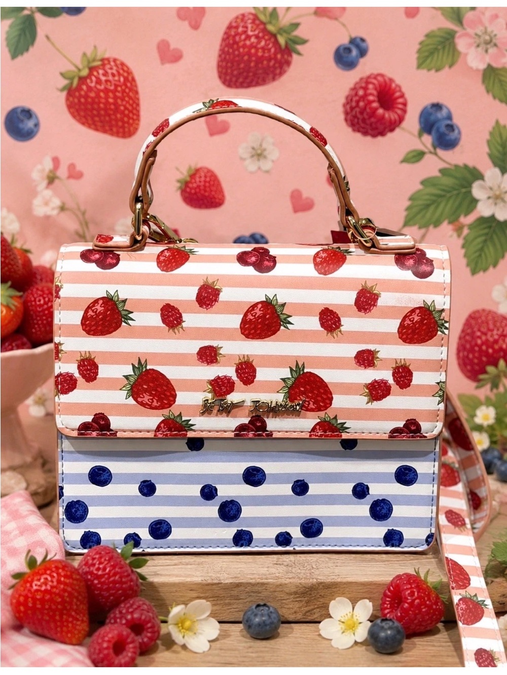 NWT BETSEY JOHNSON Spring
Strawberry & Blueberry Fun print crossbody
